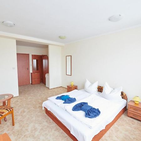 Retro Lido - Vonyarcvashegy Hotel Ngoại thất bức ảnh