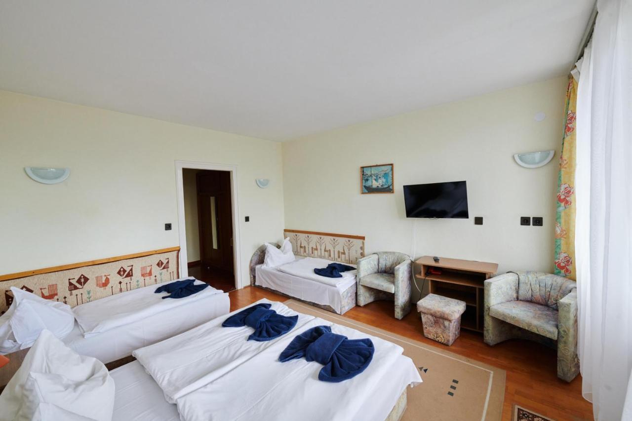 Retro Lido - Vonyarcvashegy Hotel Ngoại thất bức ảnh
