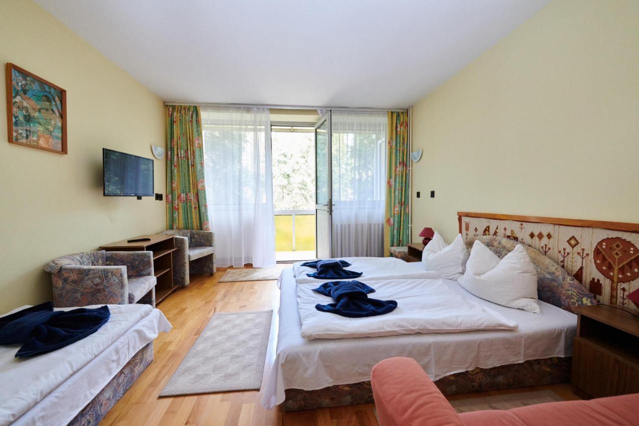 Retro Lido - Vonyarcvashegy Hotel Ngoại thất bức ảnh
