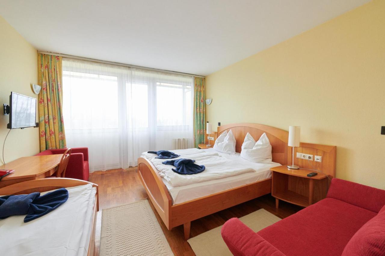 Retro Lido - Vonyarcvashegy Hotel Ngoại thất bức ảnh