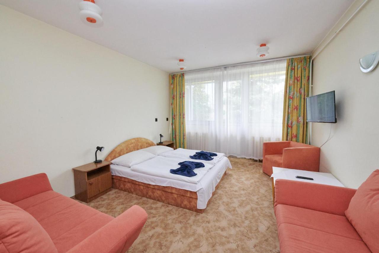 Retro Lido - Vonyarcvashegy Hotel Ngoại thất bức ảnh