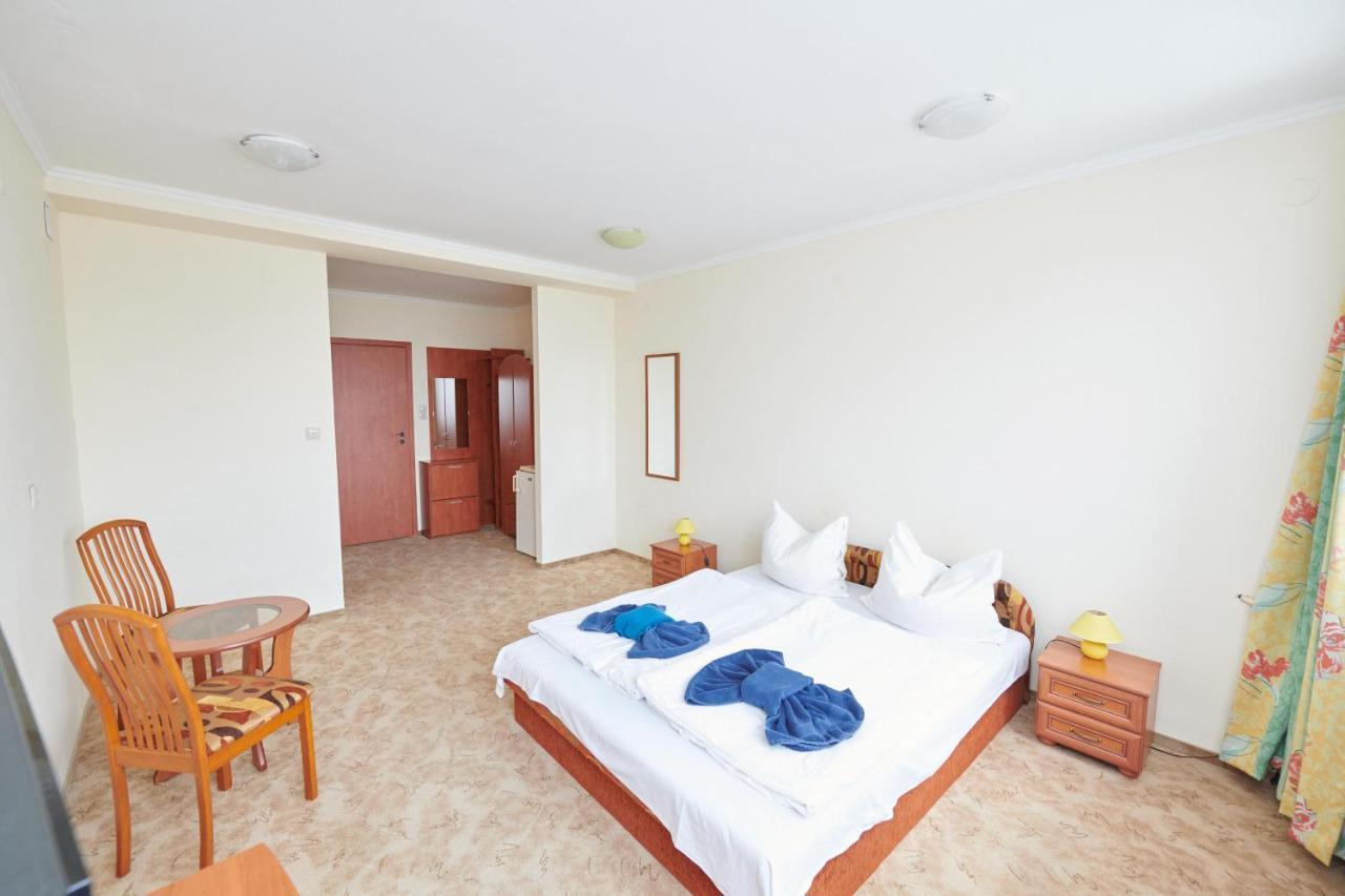 Retro Lido - Vonyarcvashegy Hotel Ngoại thất bức ảnh