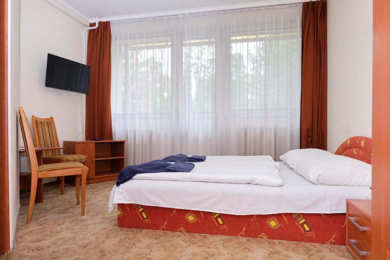 Retro Lido - Vonyarcvashegy Hotel Ngoại thất bức ảnh