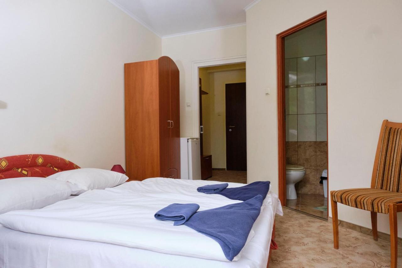 Retro Lido - Vonyarcvashegy Hotel Ngoại thất bức ảnh