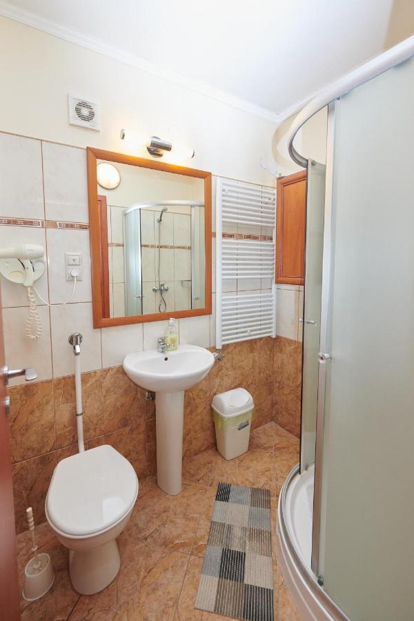 Retro Lido - Vonyarcvashegy Hotel Ngoại thất bức ảnh