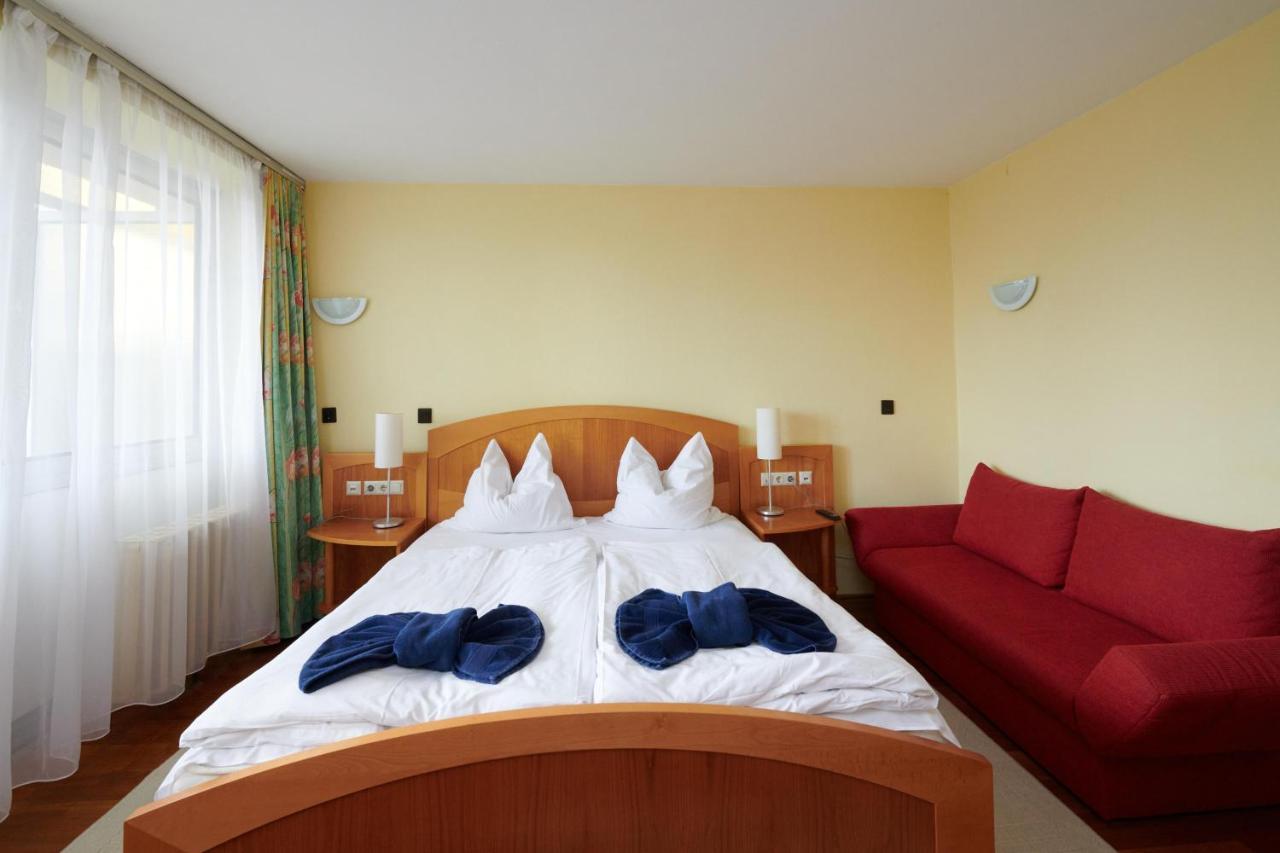Retro Lido - Vonyarcvashegy Hotel Ngoại thất bức ảnh