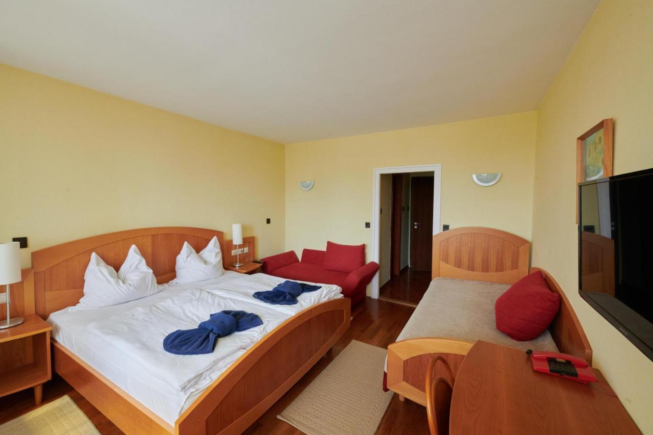 Retro Lido - Vonyarcvashegy Hotel Ngoại thất bức ảnh